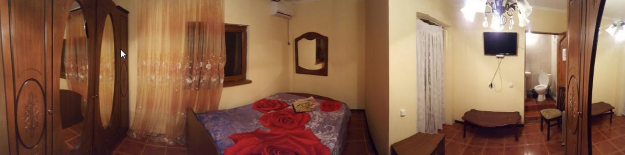 U Iriny Hotel Pizunda Exterior foto