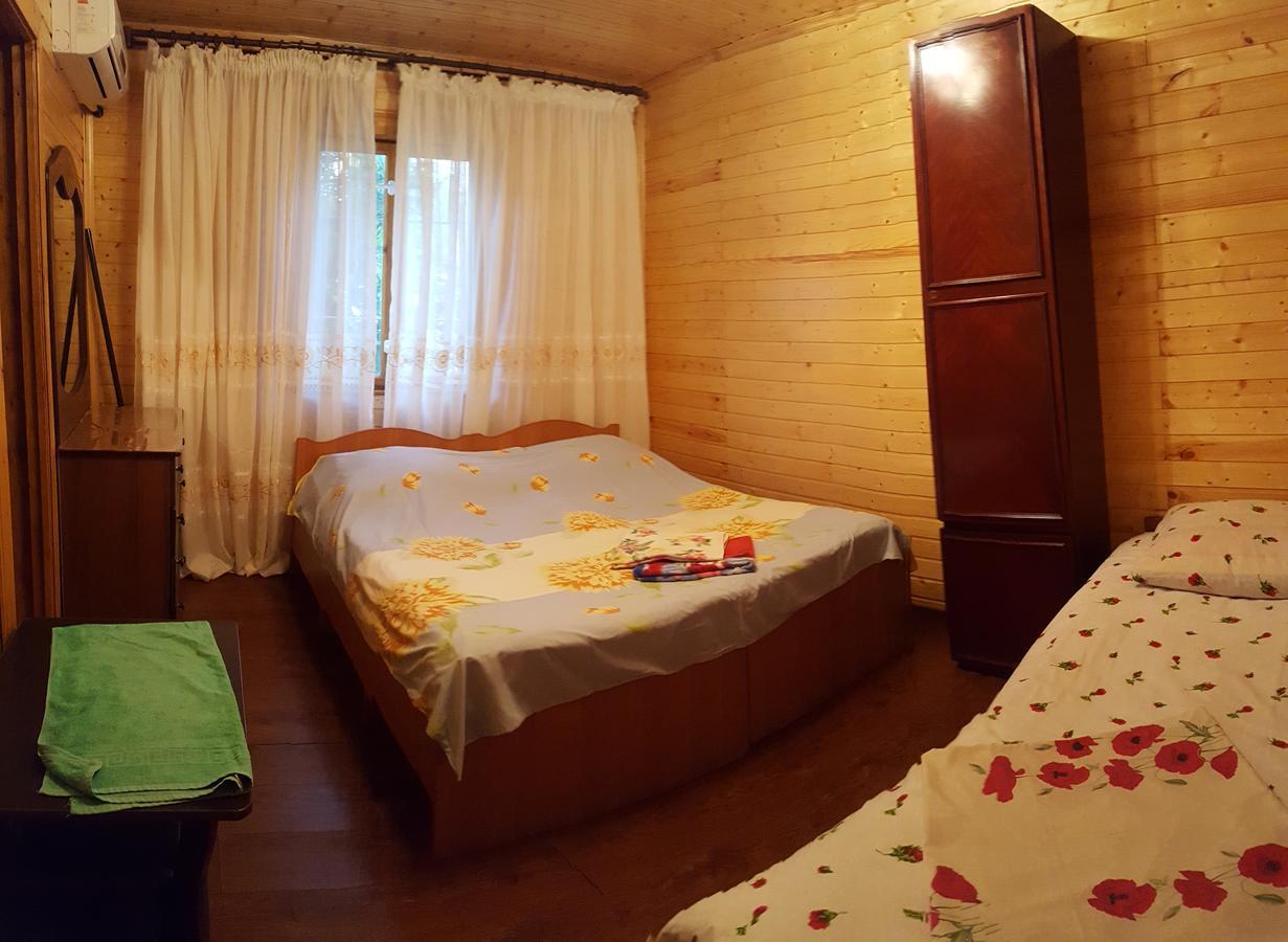 U Iriny Hotel Pizunda Exterior foto