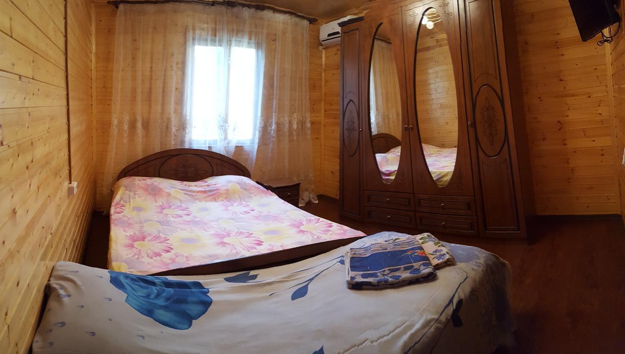 U Iriny Hotel Pizunda Exterior foto