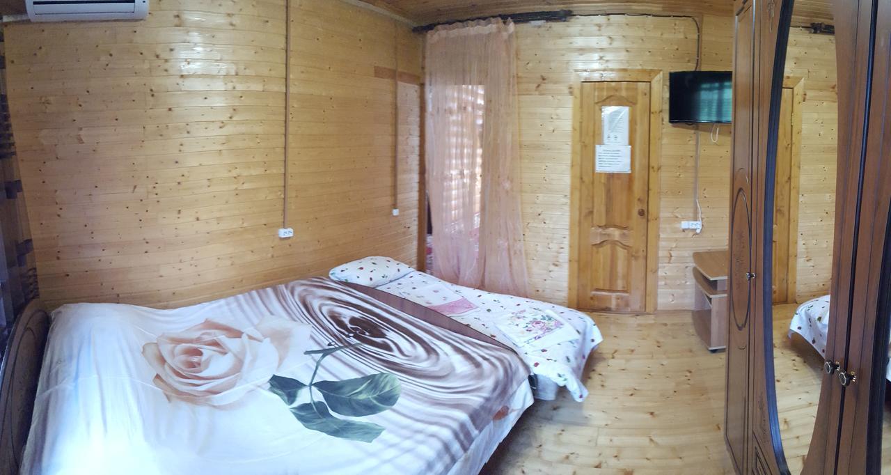 U Iriny Hotel Pizunda Exterior foto