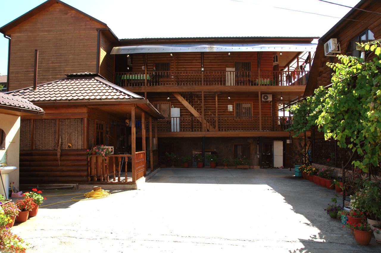 U Iriny Hotel Pizunda Exterior foto